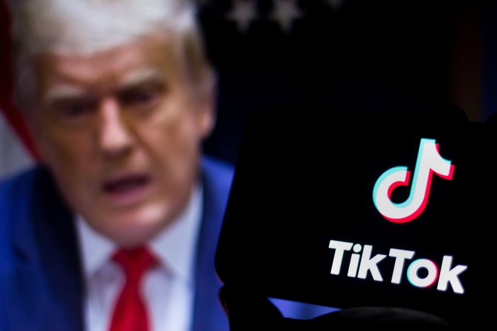 Trump Administration Bans New WeChat and TikTok Downloads From US App Stores